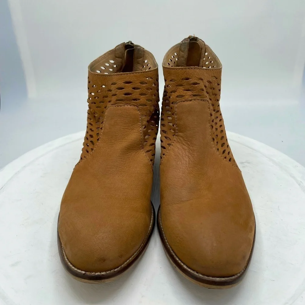 Anthropologie-Seychelles Waypoint Ankle  Boots, Real Perforated Leather